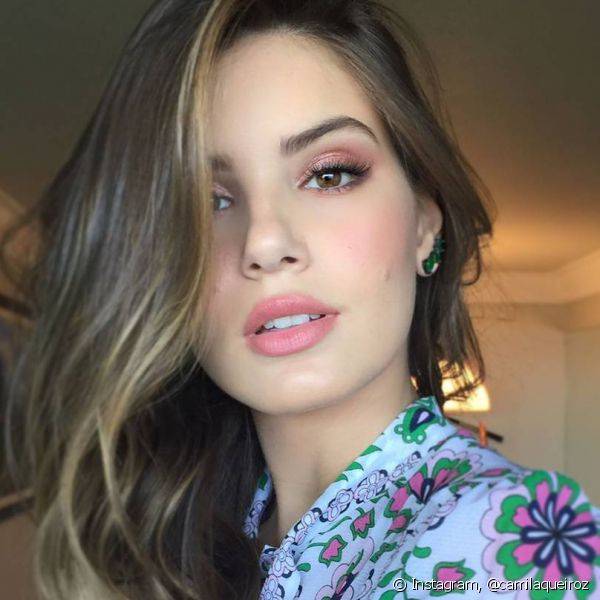 Ama maquiagem natural? Confira 5 motivos para se inspirar em Camila Queiroz! (Foto: Instagram @camilaqueiroz)